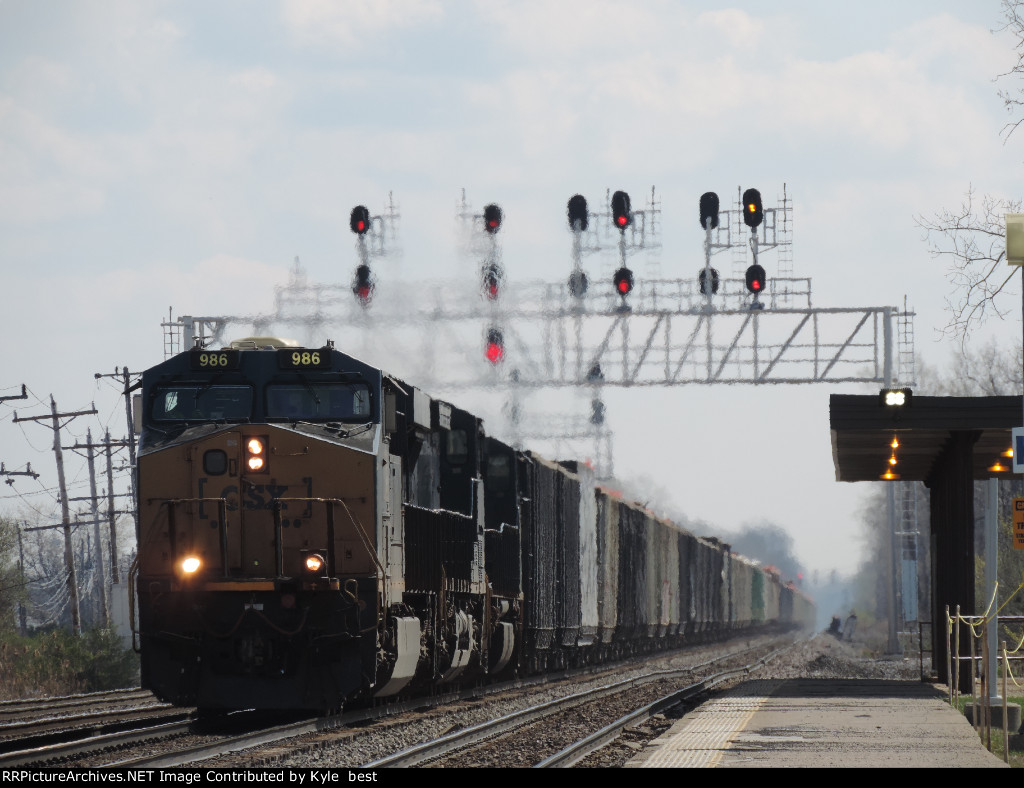 CSX 986 on M635